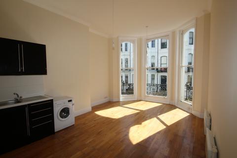 2 bedroom flat to rent, ST MICHAELS PLACE, BRIGHTON