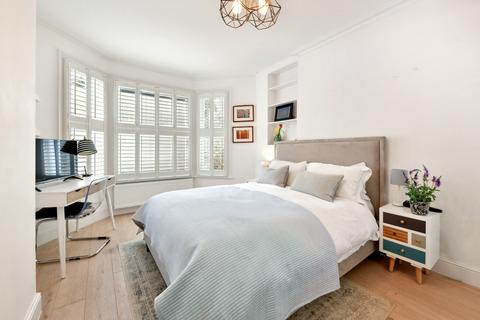 2 bedroom flat for sale, Rostrevor Road, London