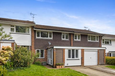 8 Climping Close, Haywards Heath, RH16 4DY