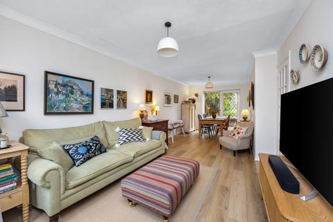 8 Climping Close, Haywards Heath, RH16 4DY