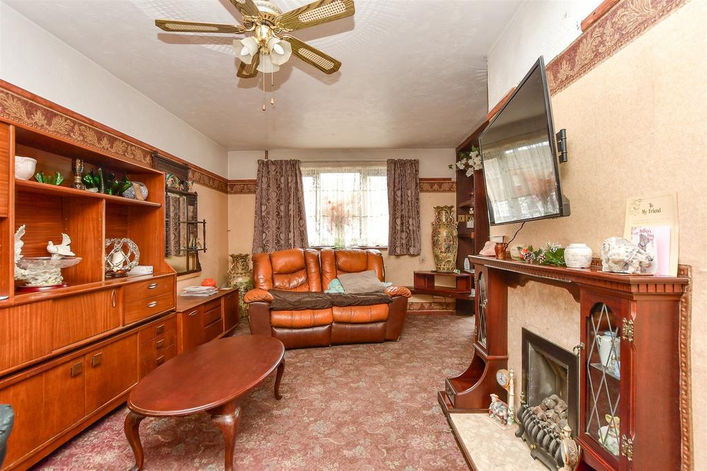 Lounge/ Dining Area