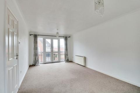 2 bedroom flat to rent, Tallow Gate, Chelmsford, CM3