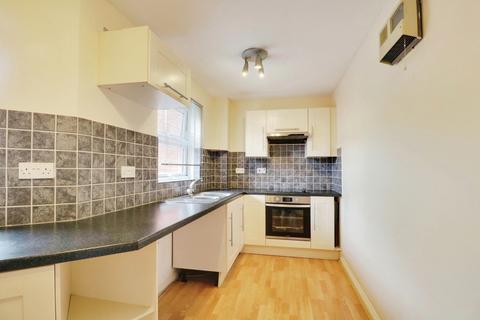 2 bedroom flat to rent, Tallow Gate, Chelmsford, CM3