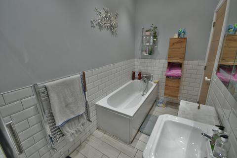 4b, Belmont House Belmont Road, Wrexham, LL13 7PW