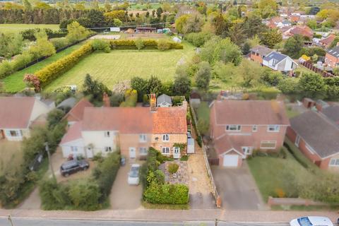 2 bedroom end of terrace house for sale, Norwich Road, Strumpshaw