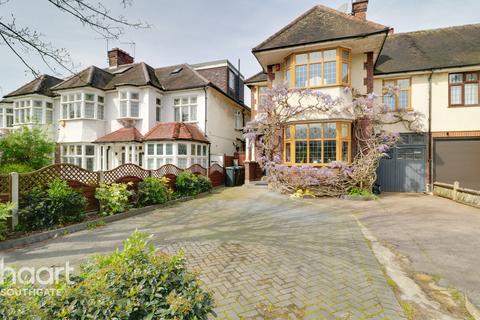 4 bedroom semi-detached house for sale, London Road, London