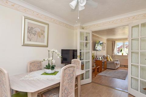 41 Sedgemoor, Shoeburyness, Southend-on-sea, SS3 8AX