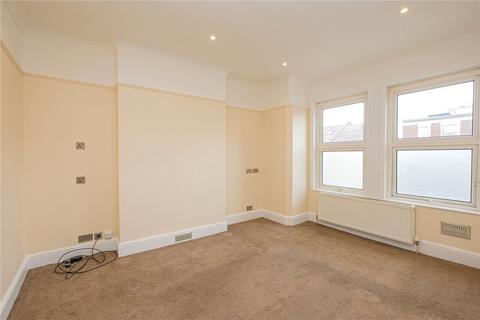 3 bedroom apartment to rent, Station Road, Finchley Central, London, N3