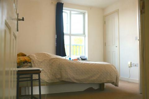 2 bedroom flat for sale, Gareth Drive, London, N9