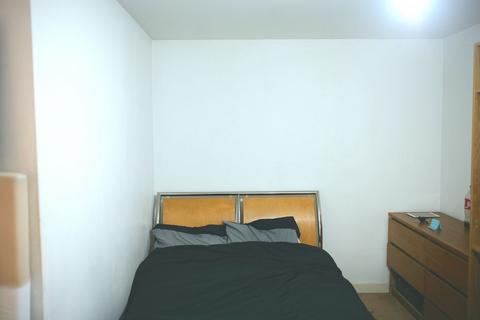 2 bedroom flat for sale, Gareth Drive, London, N9