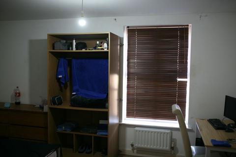 2 bedroom flat for sale, Gareth Drive, London, N9