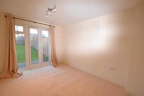3 bedroom semi-detached house to rent, Bunting Road, Corby NN18