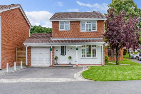 3 bedroom detached house for sale, Hillmorton Close, Church Hill North, Redditch B98 9LX