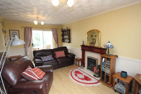 3 bedroom semi-detached house for sale, Illtyd Avenue, Llantwit Major, CF61