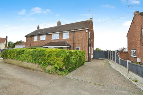 3 Goldsmiths Avenue, Corringham, Stanford-le-hope, SS17 7HU