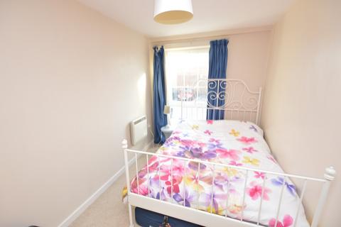 2 bedroom flat to rent, Station Approach, Epsom, Surrey. KT19 8BY
