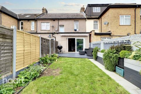 1 bedroom flat for sale, Wellwood Road, Ilford