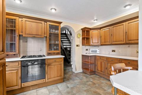 1, Hillcrest Highgate Road, Forest Row, RH18 5AZ