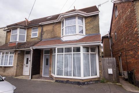 3 bedroom flat for sale, Clarence Road, East Cowes