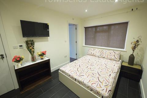 1 bedroom in a house share to rent, Kewferry Road, Northwood HA6