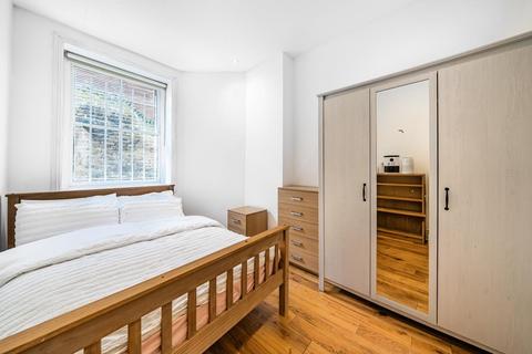 3 bedroom flat for sale, Elsynge road, Battersea