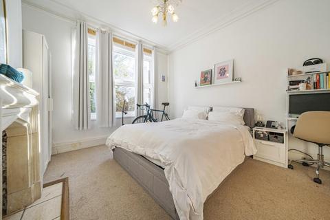 2 bedroom flat for sale, Algarve Road, Earlsfield