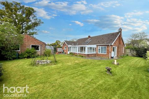 3 bedroom detached bungalow for sale, High Road, Colchester