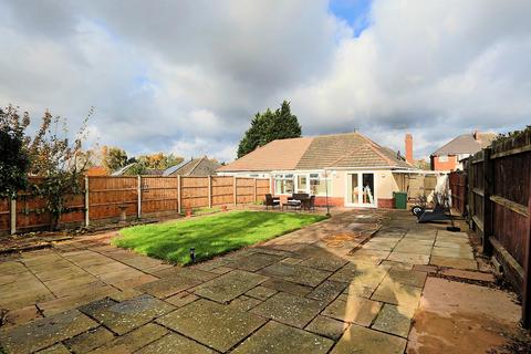 2 bedroom semi-detached bungalow for sale, Foxhunter Drive, Oadby, Leicester, LE2