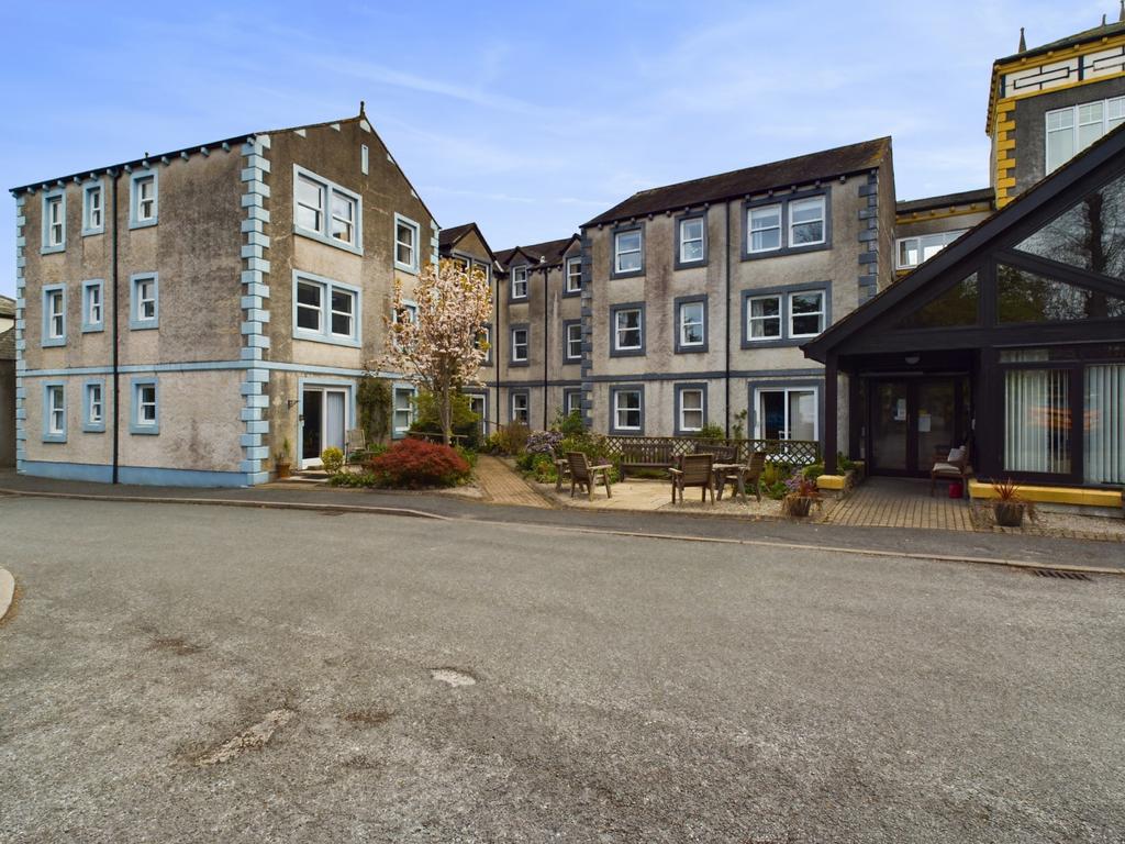 102 Wordsworth Court, CA13 0 EB