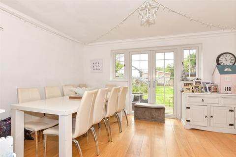 1 Fairview, Fawkham, Longfield, DA3 8NR