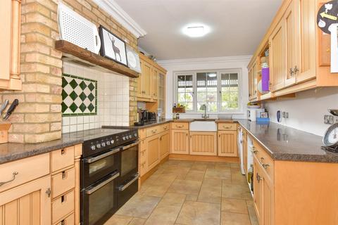 1 Fairview, Fawkham, Longfield, DA3 8NR