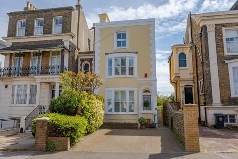 4 bedroom detached house for sale, West Cliff Road, Ramsgate, CT11