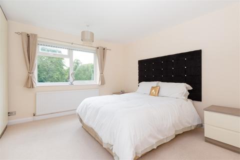 2 bedroom apartment to rent, Church Lane, Wexham SL3
