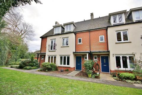 3 bedroom house to rent, Lydger Close, Woking, Surrey, GU22