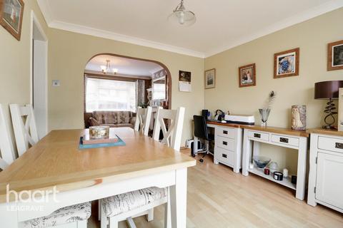 53 Grampian Way, Luton, LU3 3HB