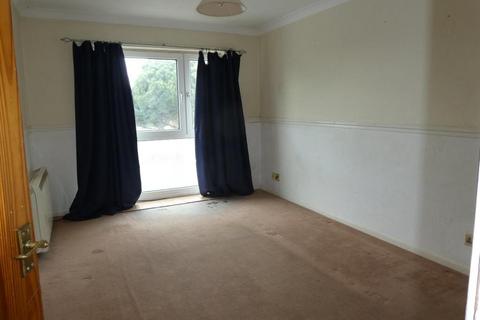 2 bedroom flat for sale, Wick Parade, Wick, Littlehampton, BN17