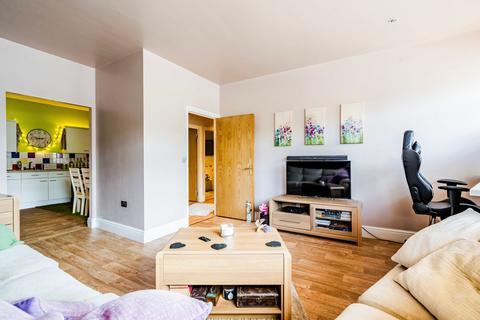 2 bedroom flat for sale, London Road North, Lowestoft
