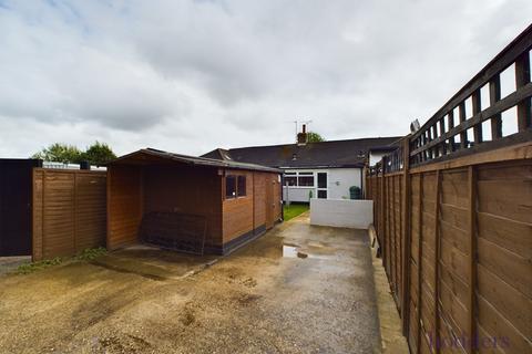 30 Bramley Close, Chertsey, KT16 8HJ