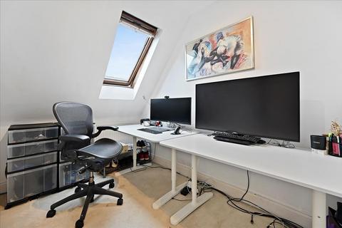 Flat 5, 37 Hamilton Road, London, W5 2EE