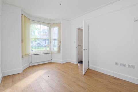 2 bedroom terraced house to rent, Monument Green, Weybridge, KT13 8QW