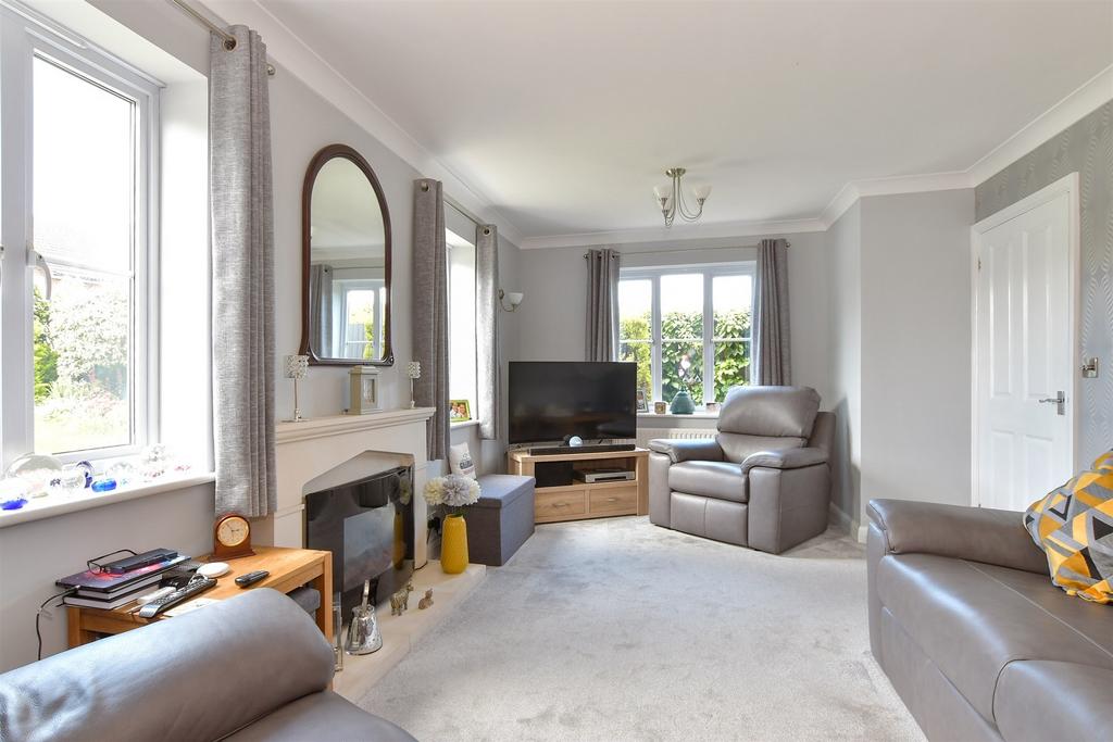 Lower Road, Faversham, Kent 3 bed detached house for sale £400,000