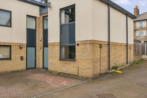 3 bedroom semi-detached house for sale, Woodville Close, London