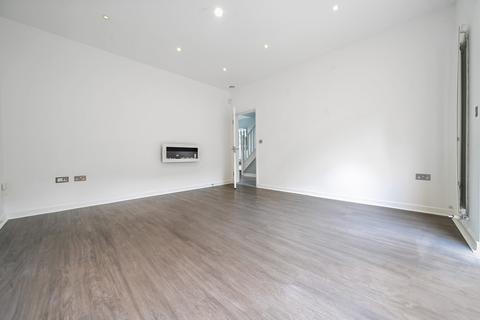 39 Woodville Close, London, SE3 8ED