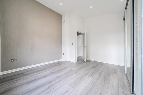 39 Woodville Close, London, SE3 8ED