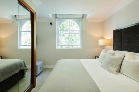 2 bedroom flat to rent, Kensington Gardens Square, London, W2.