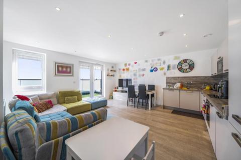 3 bedroom apartment to rent, Edgware,  Harrow,  HA8