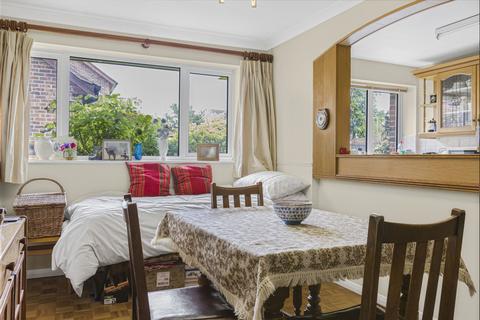 7 Maple Court, Goring, Reading, RG8 9BQ