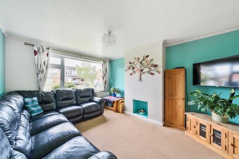 4 bedroom semi-detached house for sale, Chestnut Close, Romsey, Hampshire, SO51