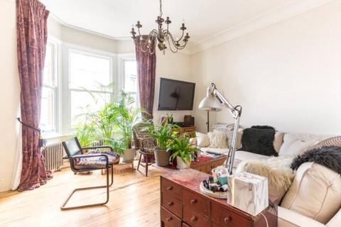 3 bedroom end of terrace house for sale, William Street, Leyton, London, E10