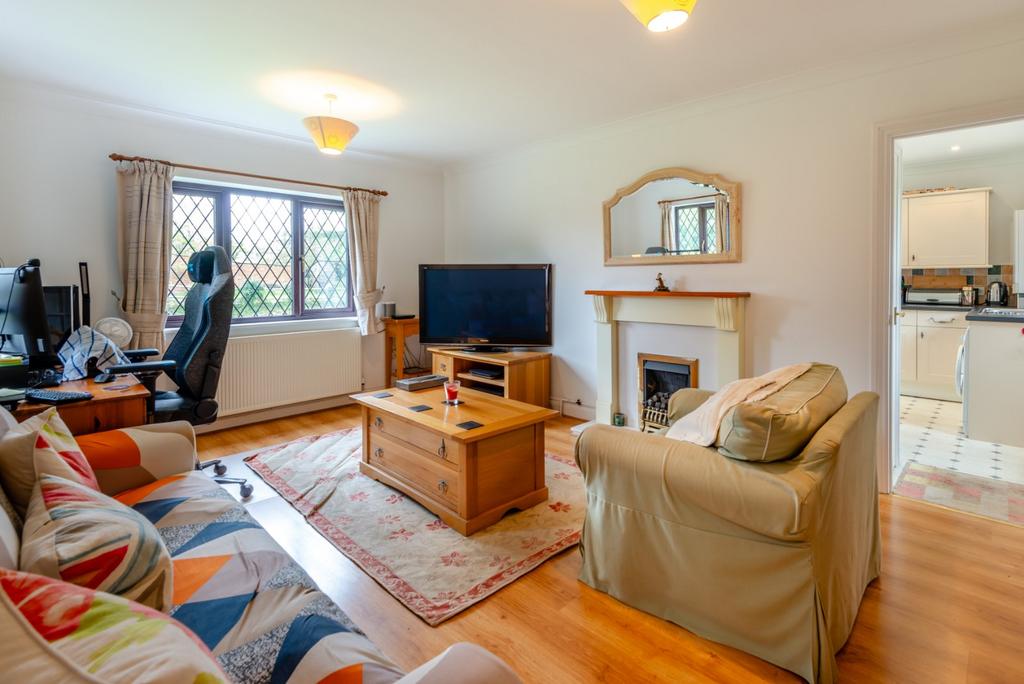 Broad Oak, Odiham, Hook, Hampshire 2 bed bungalow for sale £395,000